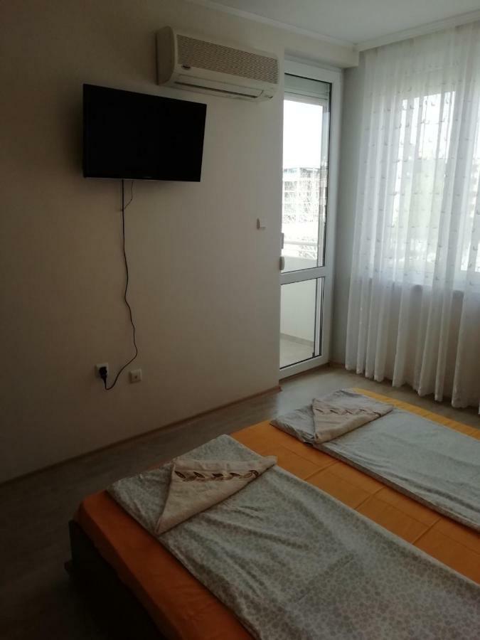 Sunny Fort Apartment Slântsjev Brjag Eksteriør bilde